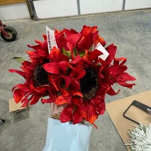 Vibrant Red Sunflower Napkin Rings Set of 4. NWT